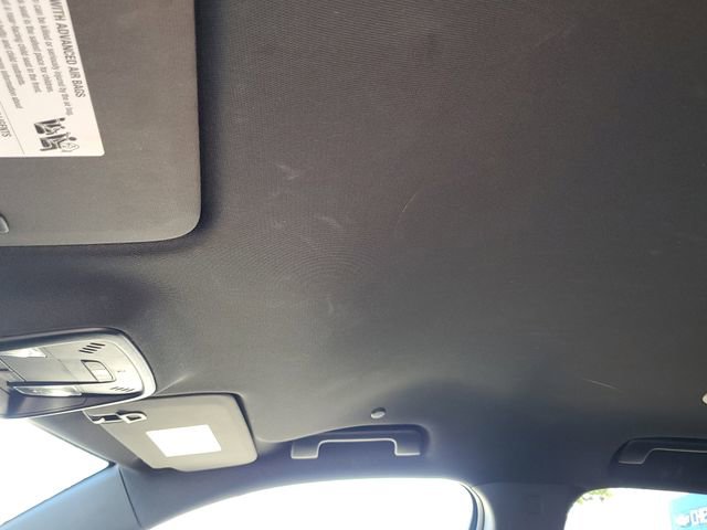 Used 2023 Chevrolet Traverse RS image 33