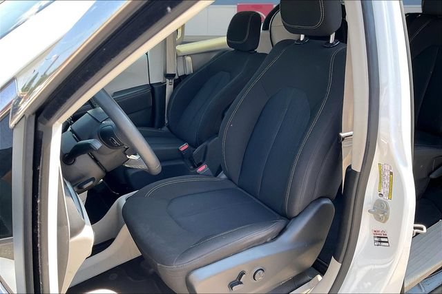Used 2023 Chrysler Voyager LX FWD image 19
