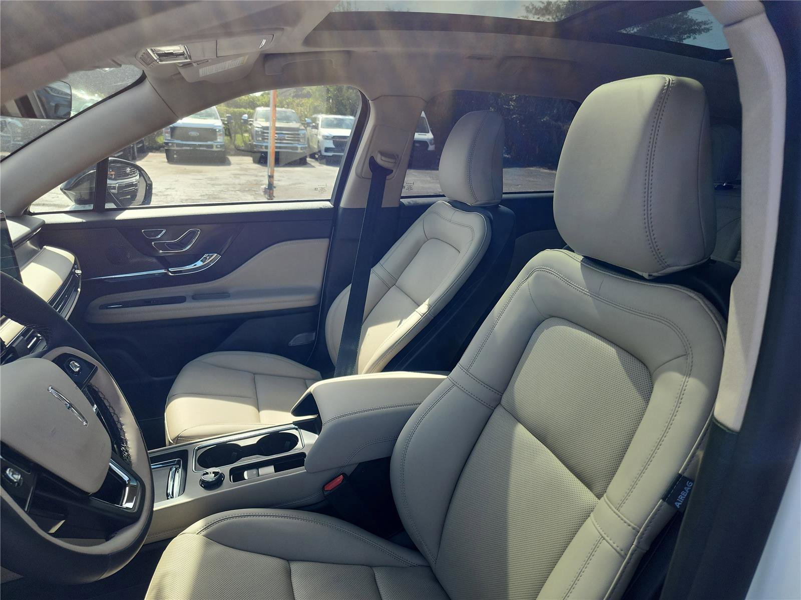 New 2026 Lincoln Corsair Premiere image 14