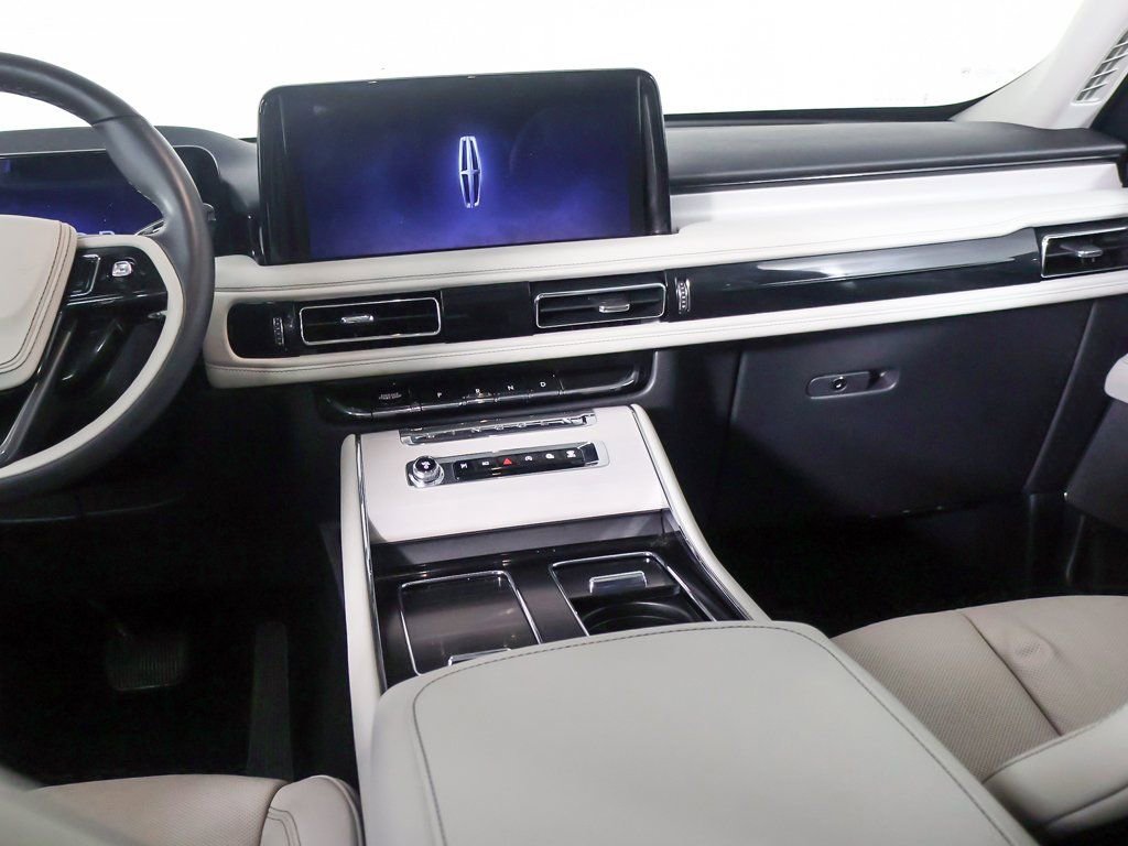 Used 2025 Lincoln Aviator Reserve w/ Illumination Package image 38