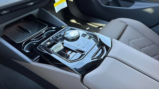 Certified 2025 BMW 530i xDrive w/ Premium Package AWD/4WD image 20