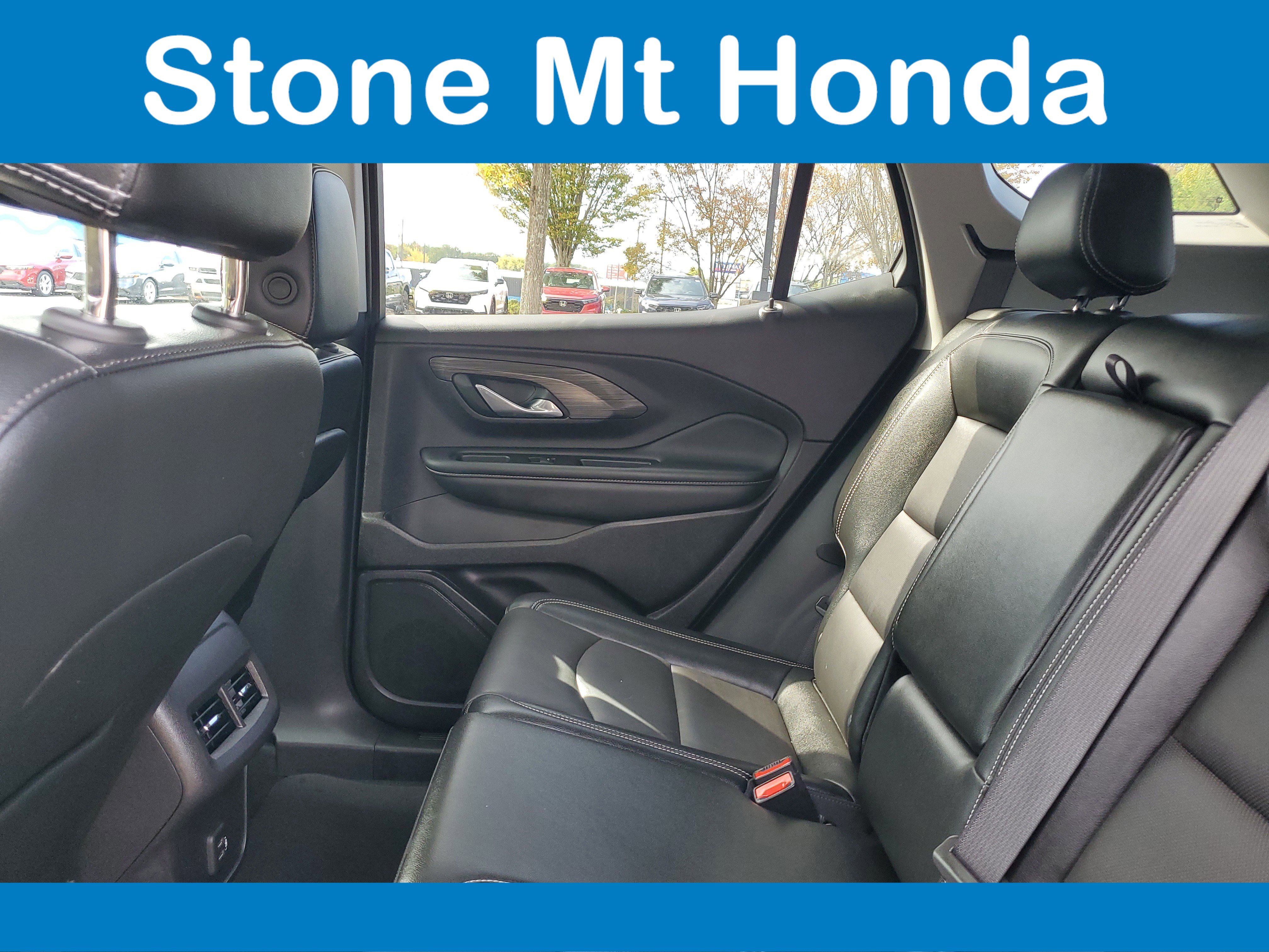 Used 2024 GMC Terrain SLT image 13