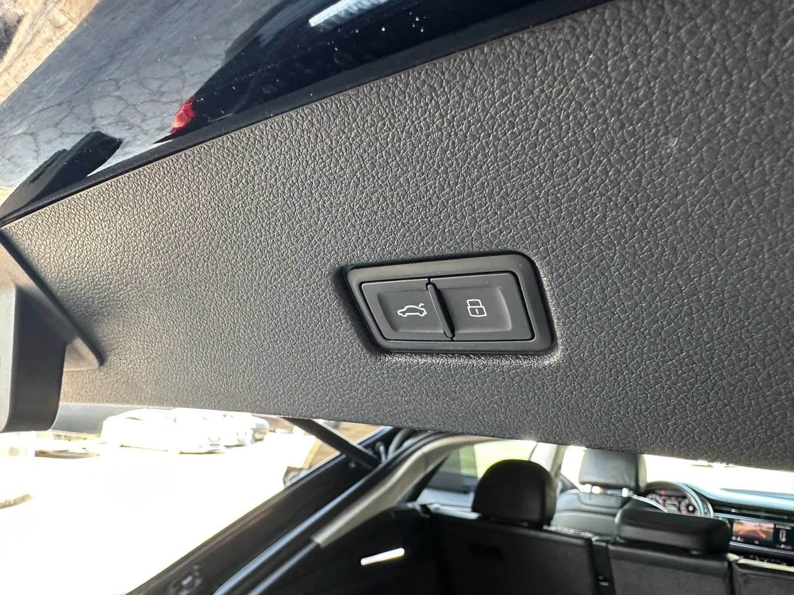 Used 2019 Audi Q8 Prestige w/ Luxury Package AWD/4WD image 24