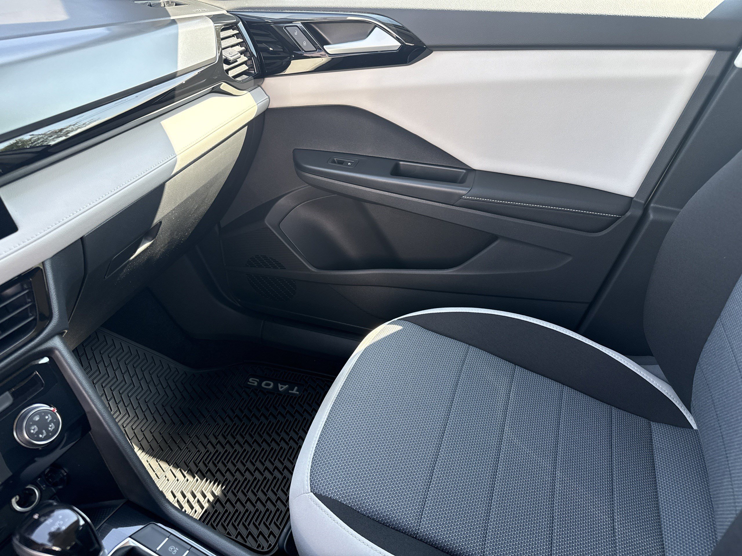 New 2027 Volkswagen Taos S FWD image 18