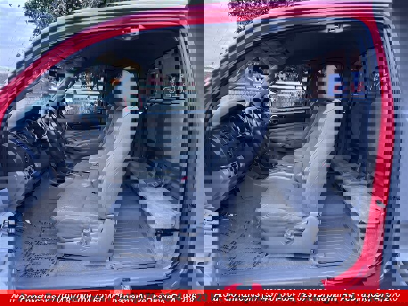 Used 2005 Toyota Tacoma PreRunner image 10