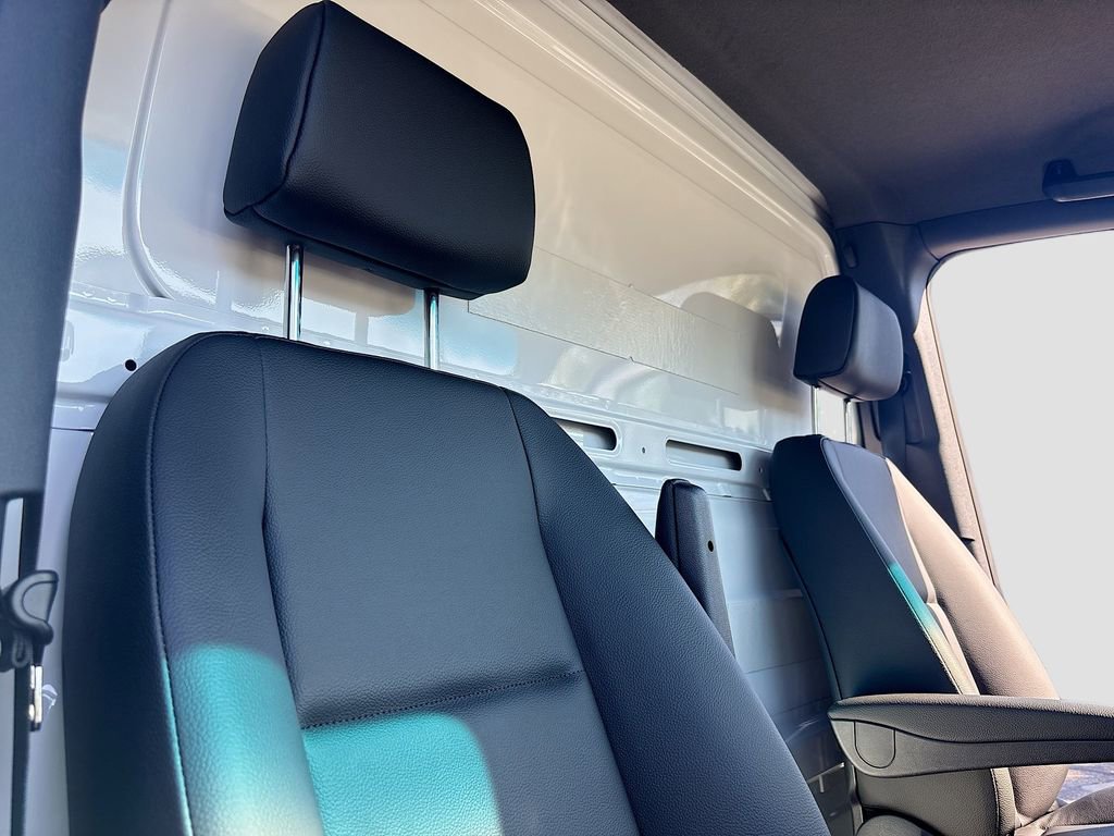 Used 2023 Mercedes-Benz Sprinter 3500 w/ Acoustic Package image 38