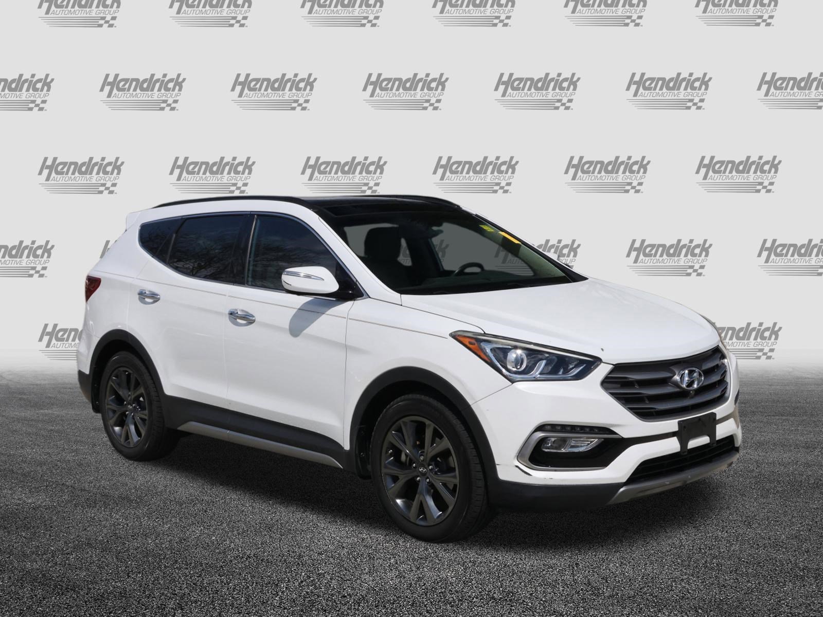 Used 2017 Hyundai Santa Fe Sport image 2