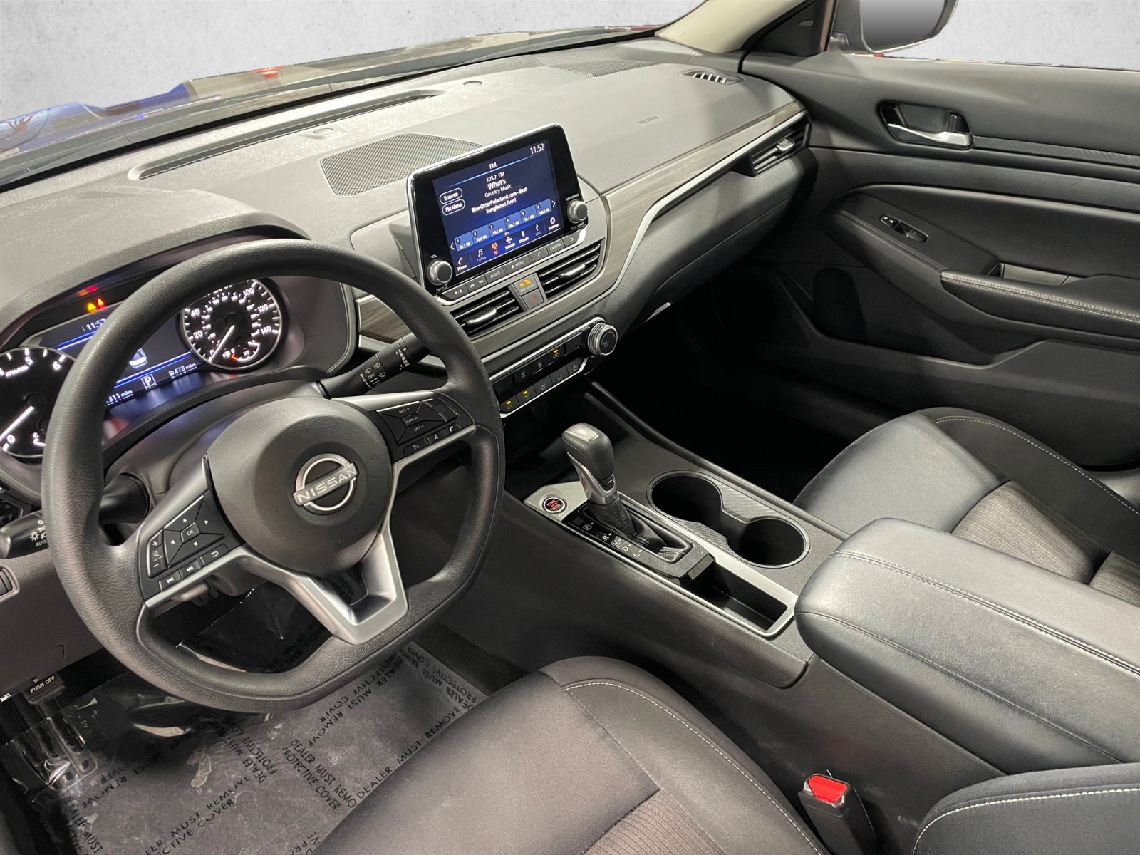 Used 2025 Nissan Altima 2.5 SV FWD image 10
