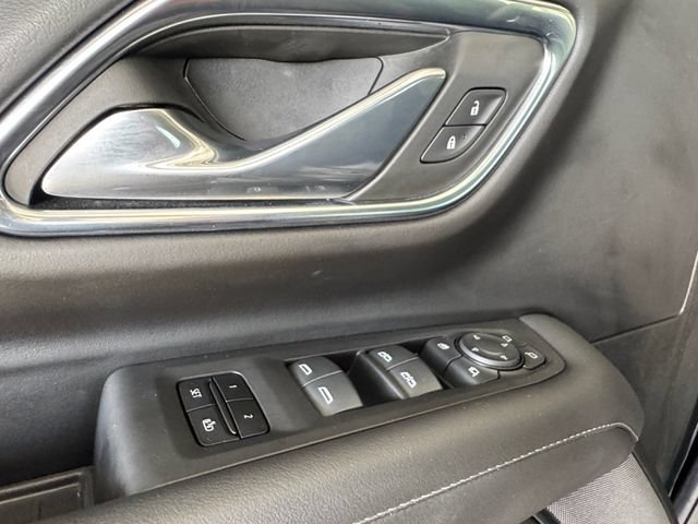 Used 2023 Chevrolet Tahoe Z71 w/ Luxury Package AWD/4WD image 5