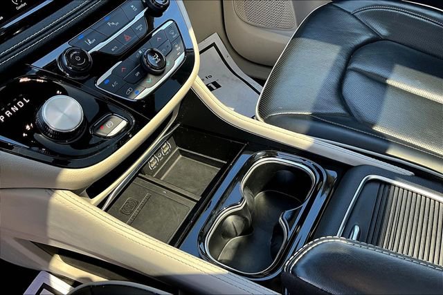Used 2023 Chrysler Pacifica Limited image 19