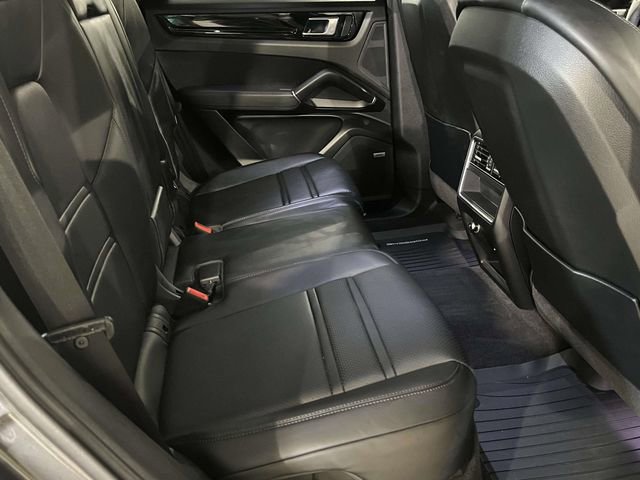 Certified 2023 Porsche Cayenne AWD/4WD image 23
