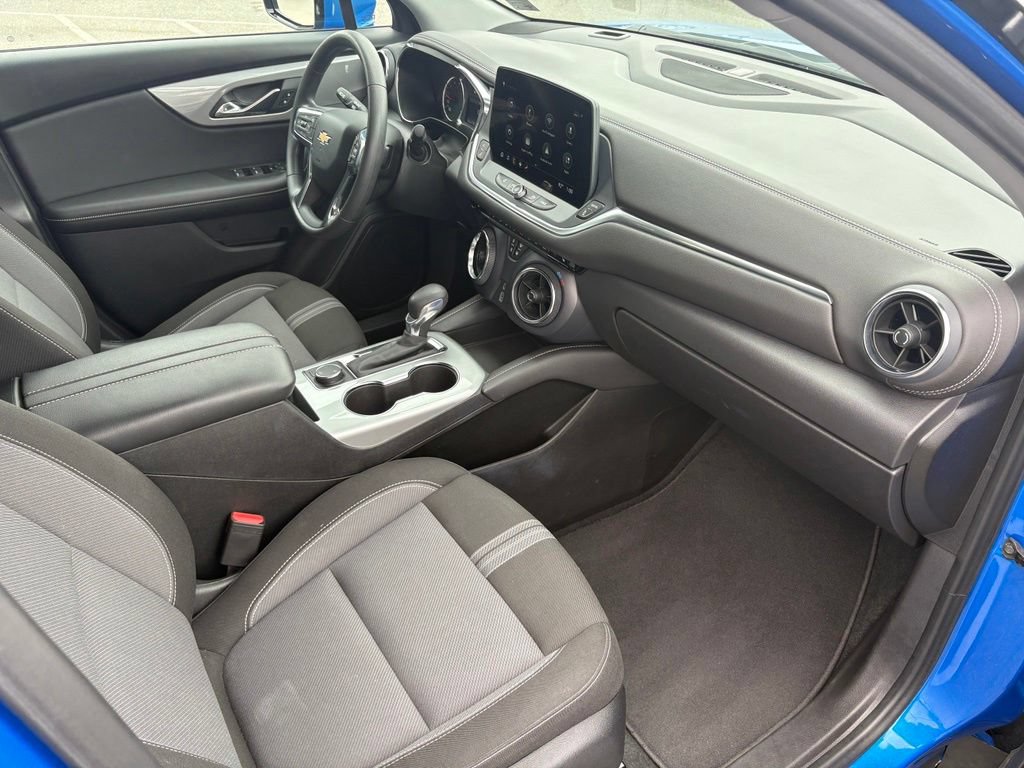 Used 2025 Chevrolet Blazer LT AWD/4WD image 24