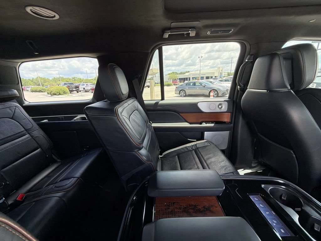 Used 2024 Lincoln Navigator Black Label AWD/4WD image 16