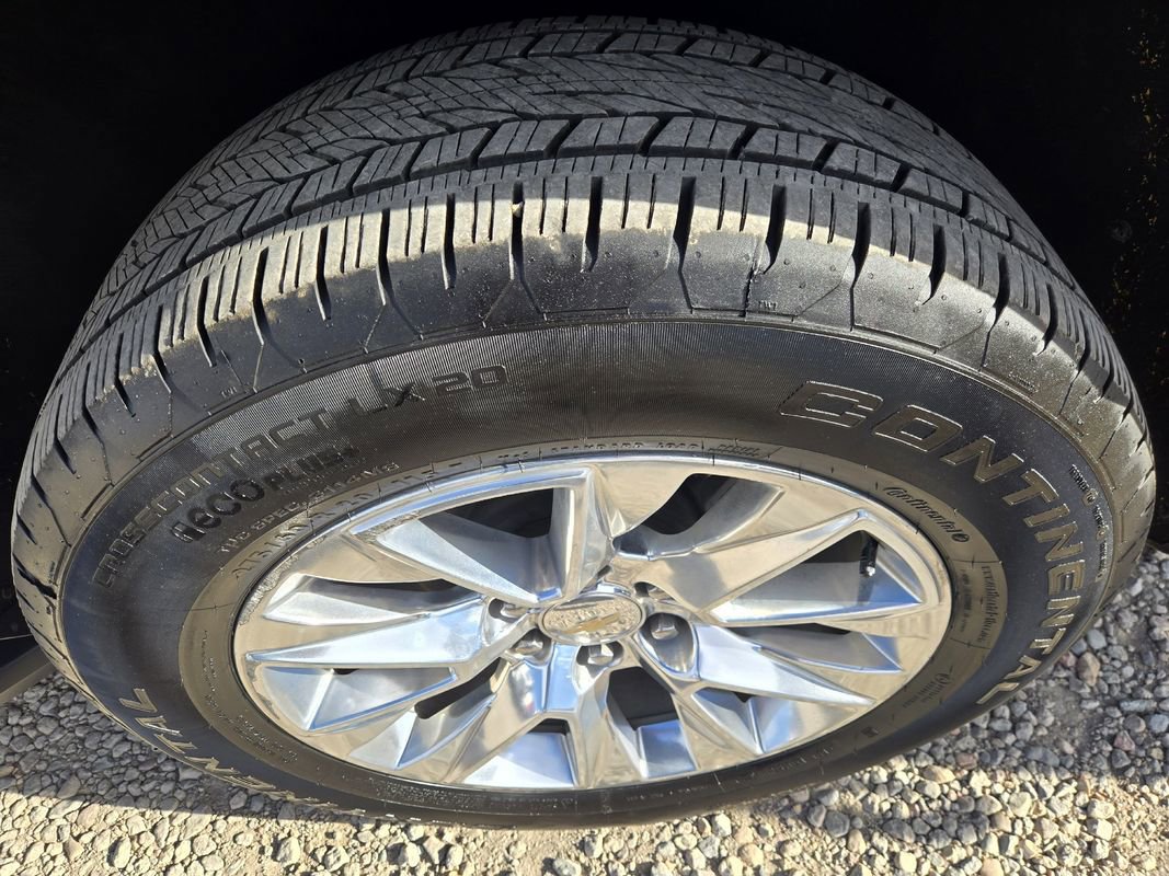 Used 2021 Chevrolet Tahoe Premier w/ Premium Package image 33