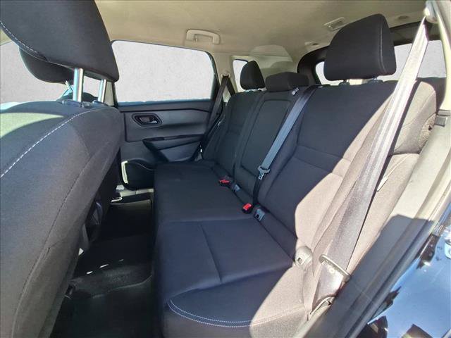 Used 2025 Nissan Rogue S FWD image 18
