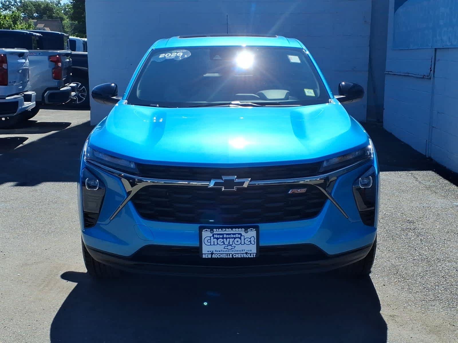 Used 2026 Chevrolet Trax RS w/ Sunroof Package FWD image 2
