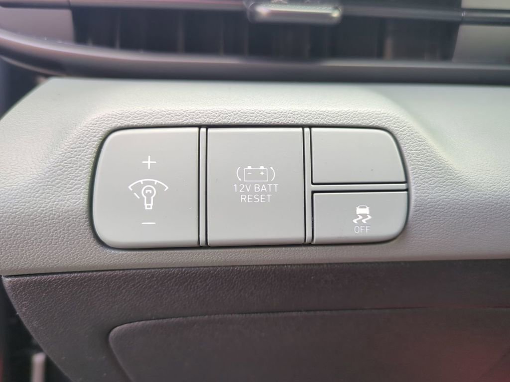 New 2026 Hyundai Elantra Limited image 28