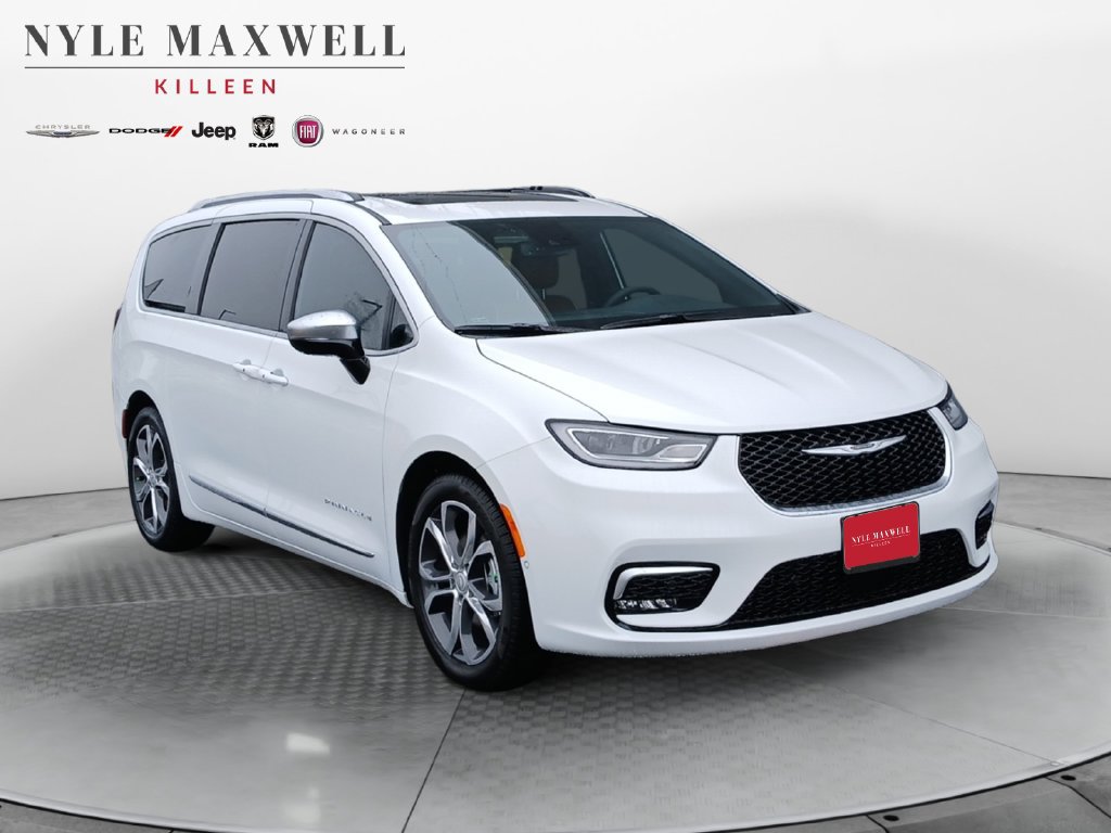 New 2026 Chrysler Pacifica Pinnacle FWD image 2