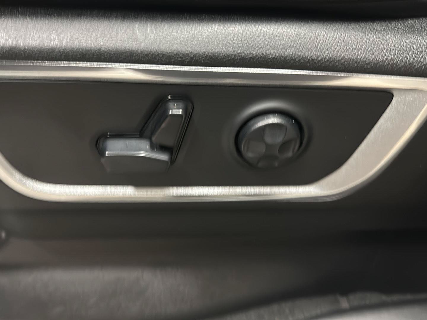 Used 2021 RAM 1500 Laramie AWD/4WD image 19