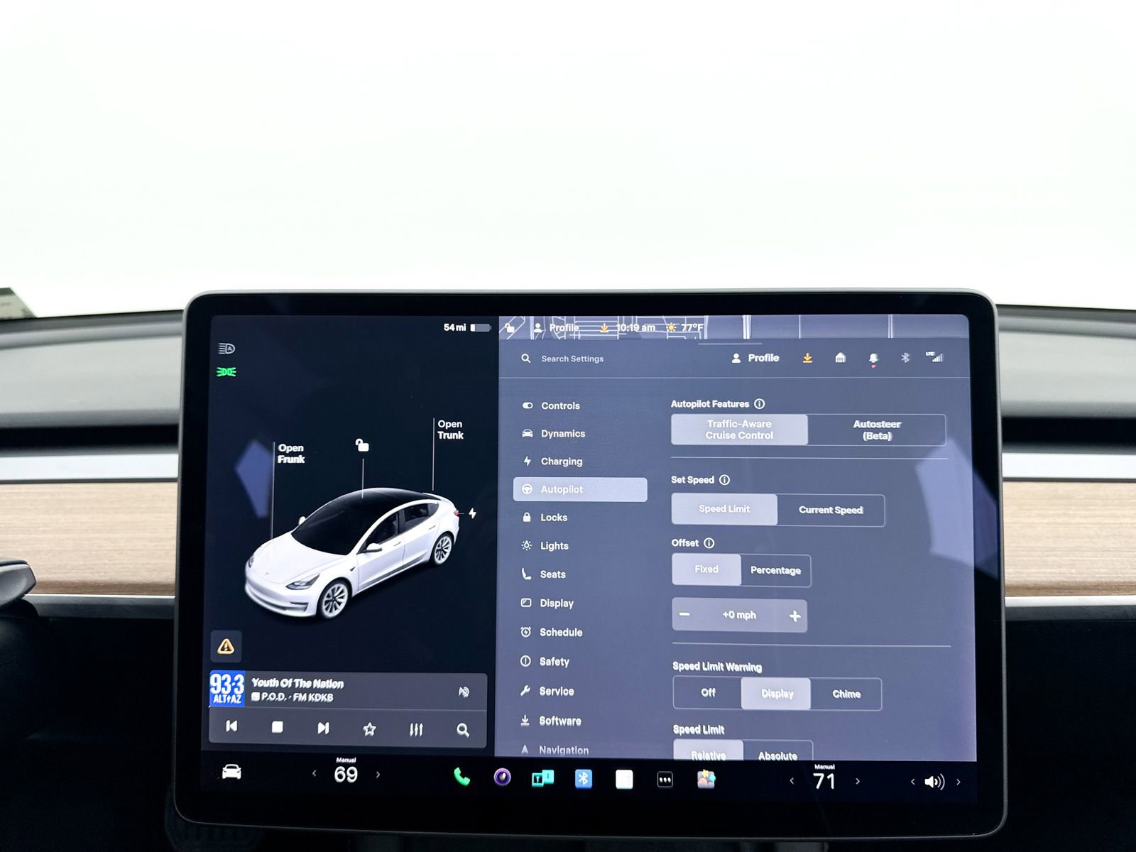 Used 2021 Tesla Model 3 Standard Range Plus image 9