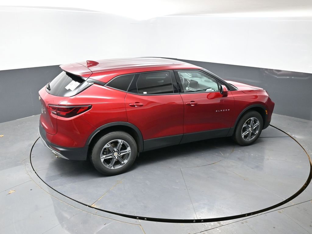 Used 2025 Chevrolet Blazer LT AWD/4WD image 14