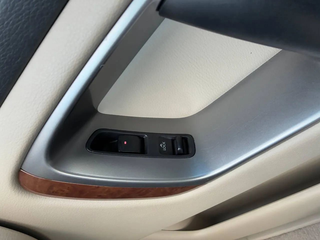 Used 2007 Subaru Legacy 2.5i Limited image 11