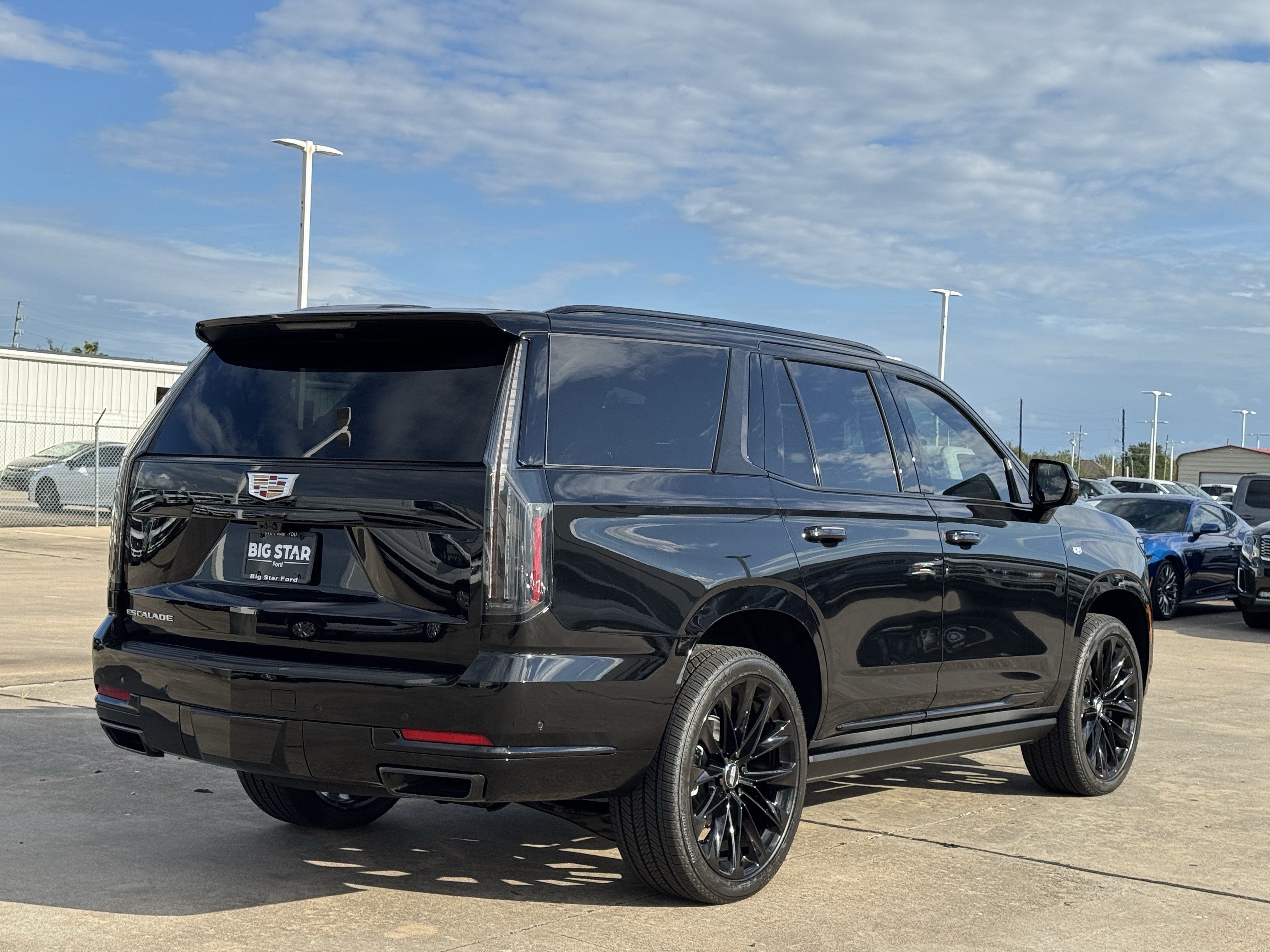 Used 2027 Cadillac Escalade Platinum Sport w/ LPO, ONYX Package AWD/4WD image 7