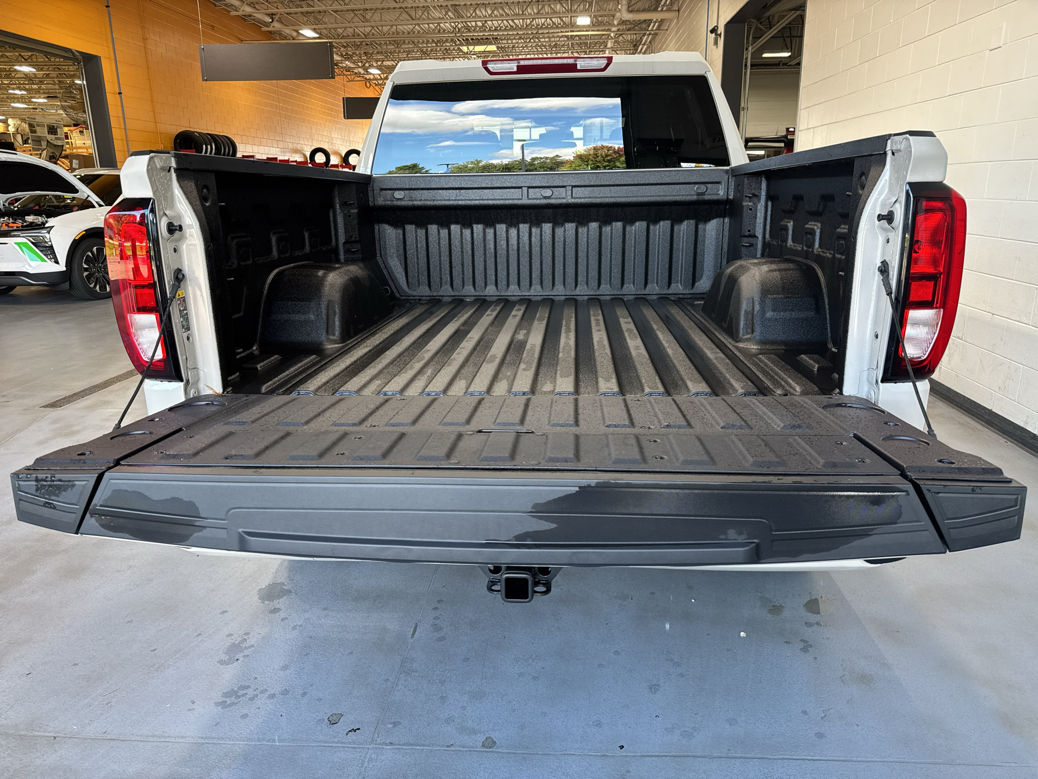 New 2026 GMC Sierra 1500 Pro w/ Graphite Edition AWD/4WD image 19