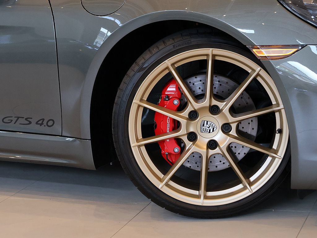 Used 2025 Porsche 718 Cayman GTS RWD image 10