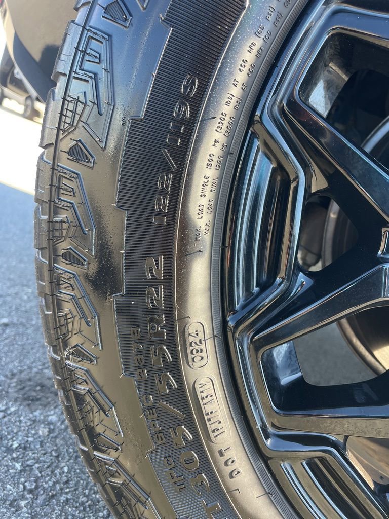 Used 2024 GMC Hummer EV 2X image 42