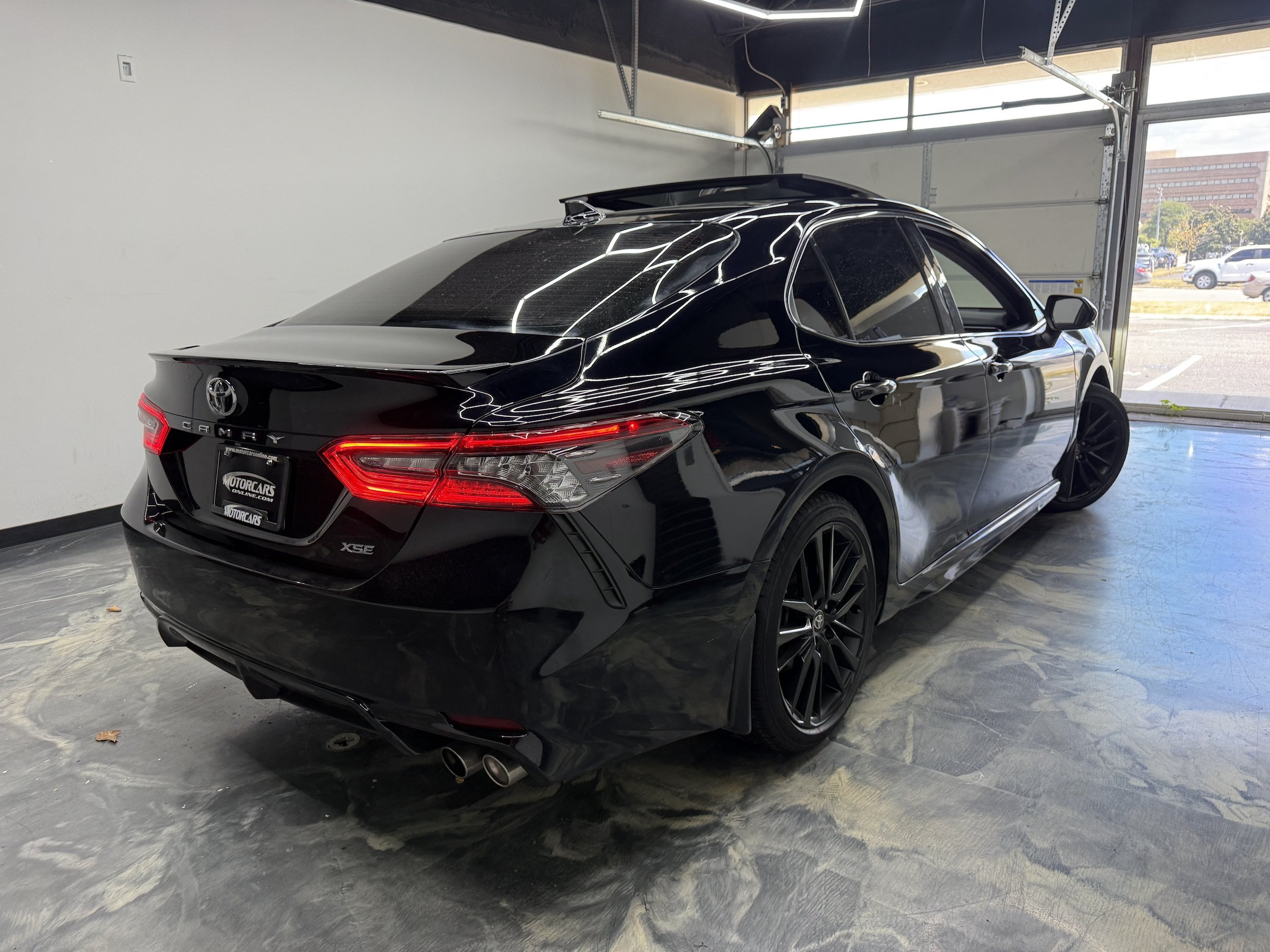Used 2021 Toyota Camry XSE AWD/4WD image 2