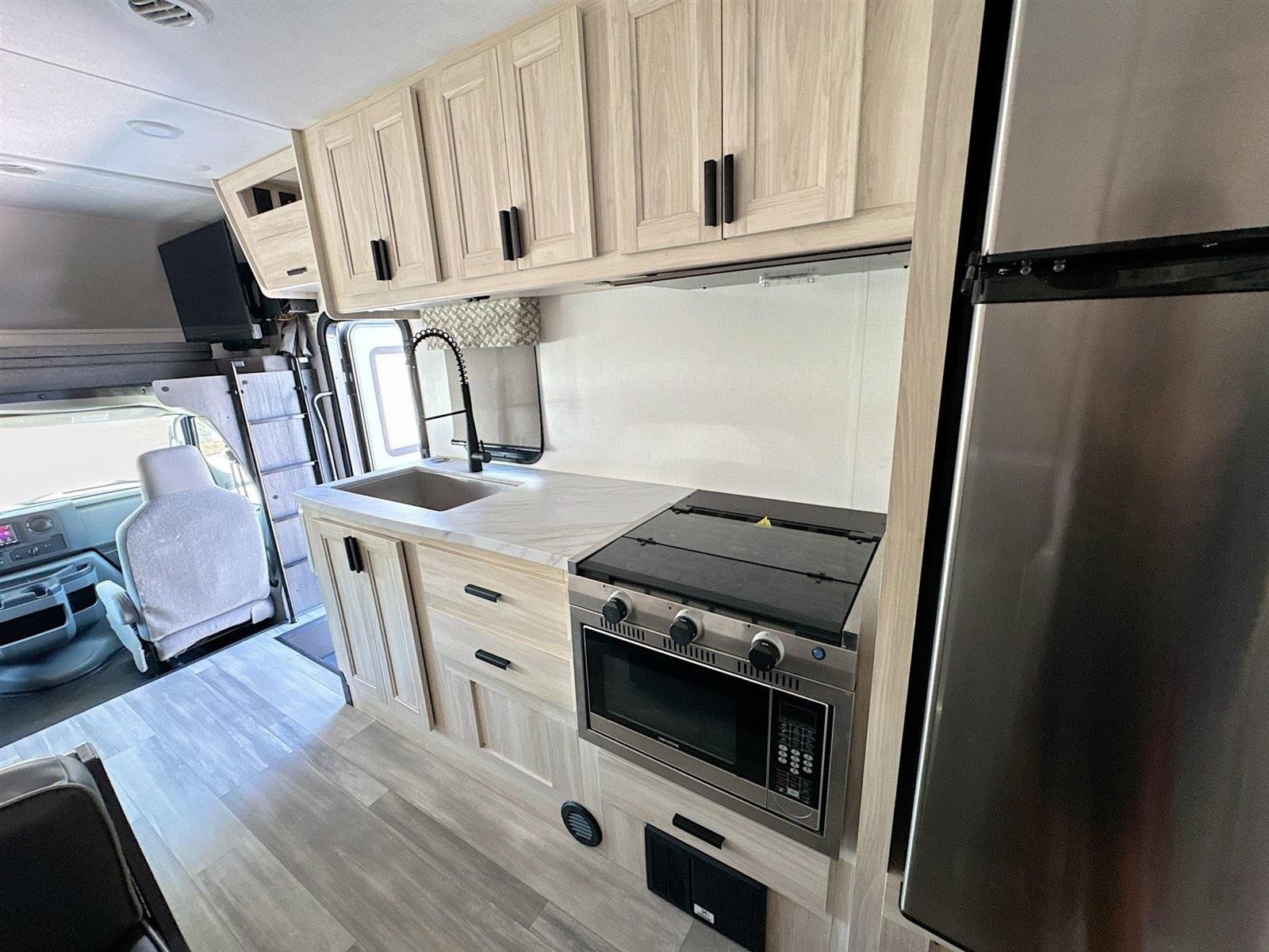 Used 2023 Ford E-450 and Econoline 450 Super Duty w/ Motorhome Prep Package RWD image 29