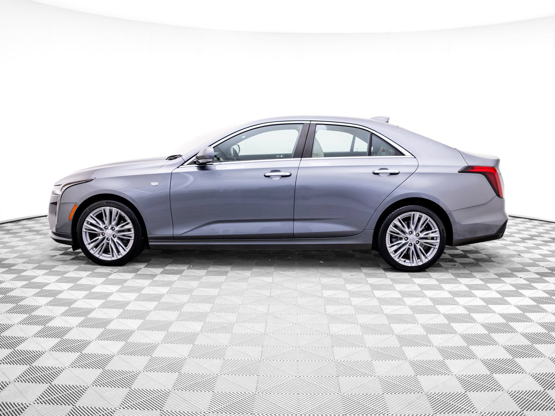 Certified 2022 Cadillac CT4 Premium Luxury AWD/4WD image 2
