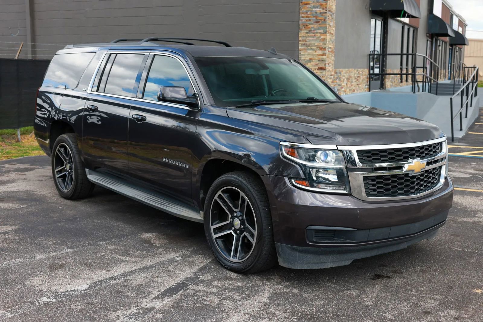 Used 2015 Chevrolet Suburban LS w/ Max Trailering Package image 9