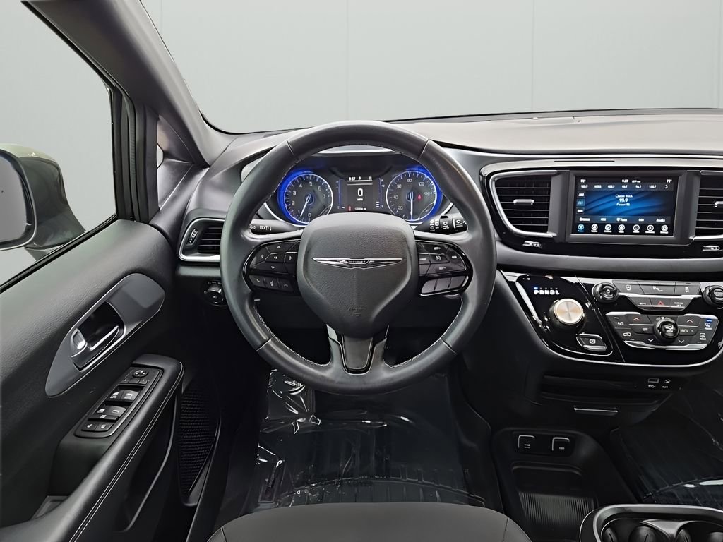 Used 2018 Chrysler Pacifica Touring Plus w/ S Appearance Package image 24