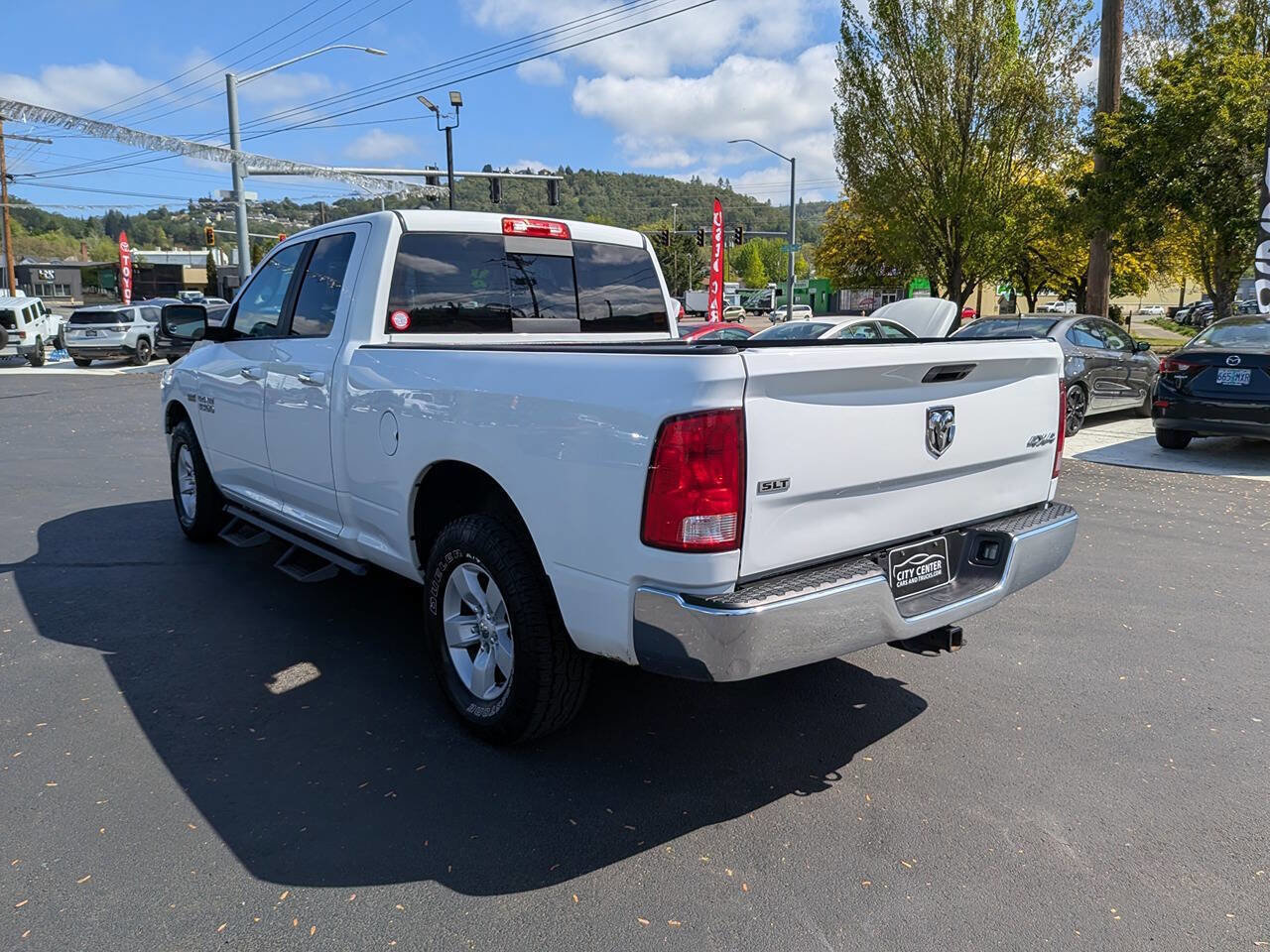 Used 2017 RAM 1500 Classic SLT AWD/4WD image 16
