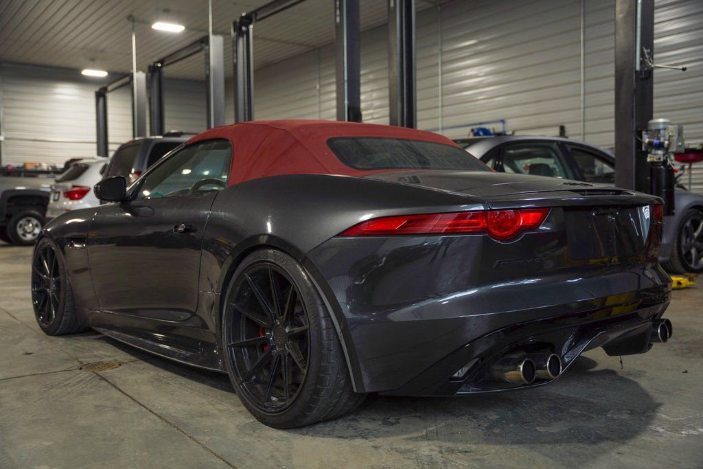 Used 2016 Jaguar F-TYPE R image 2