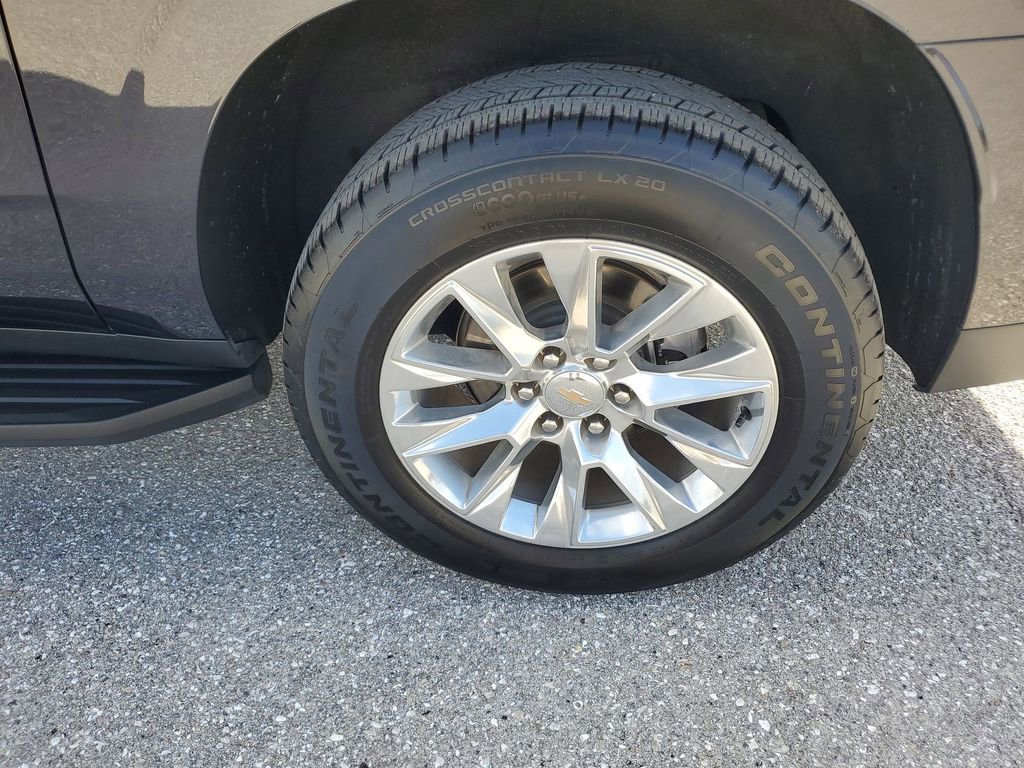 Certified 2025 Chevrolet Suburban Premier image 19