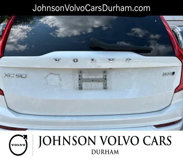 Used 2023 Volvo XC90 B5 Core w/ Climate Package AWD/4WD image 5