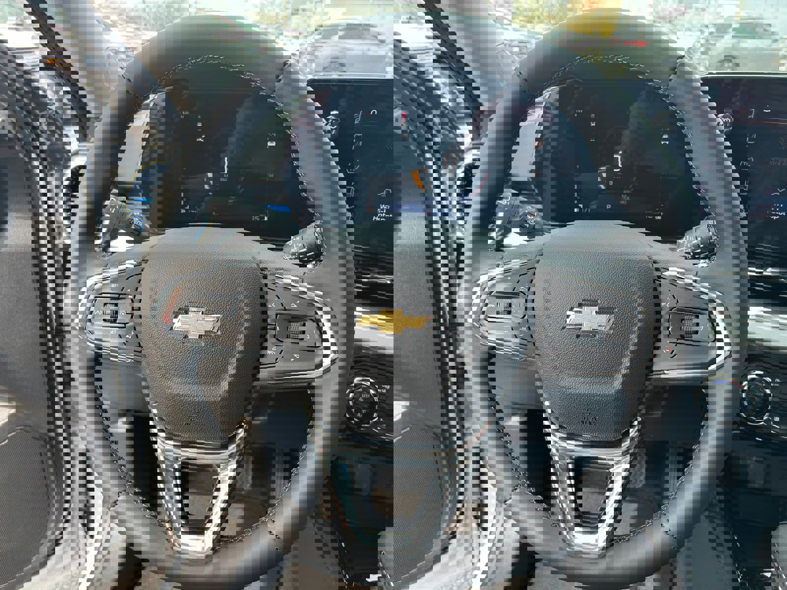 New 2026 Chevrolet Trax LT w/ Driver Confidence Package image 7