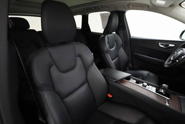 Used 2024 Volvo XC60 B5 Plus image 23