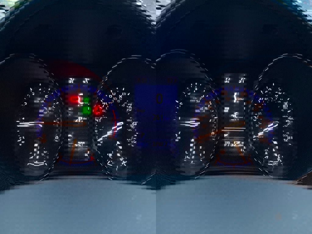 Used 2020 Toyota C-HR LE FWD image 14