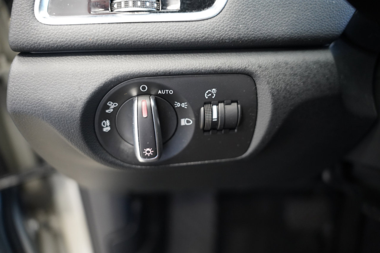 Used 2018 Audi Q3 2.0T Premium w/ Convenience Package image 29