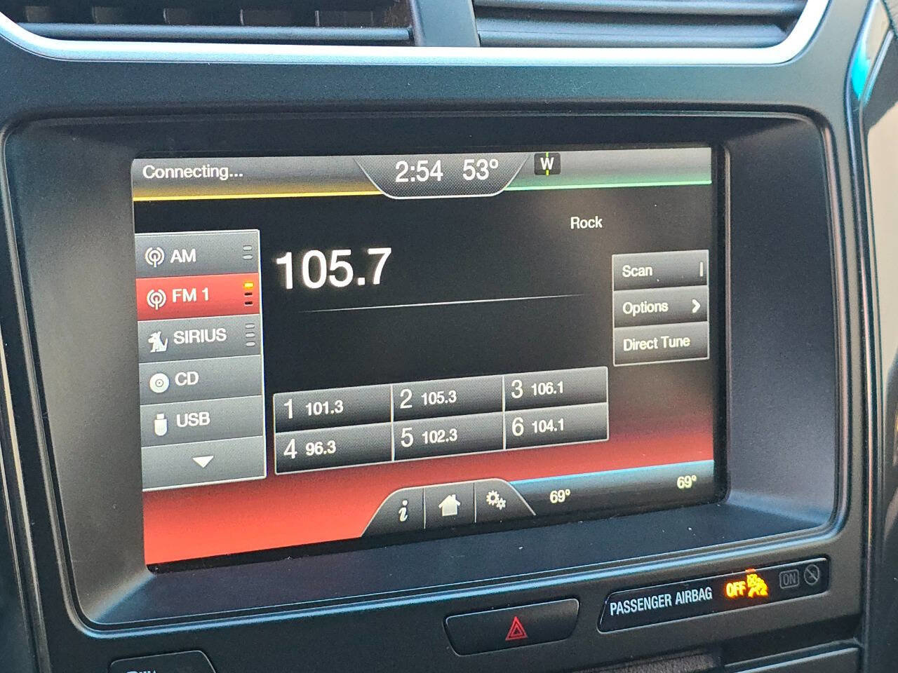 Used 2016 Ford Explorer XLT w/ Equipment Group 202A image 7