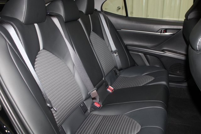 Used 2023 Toyota Camry SE image 25