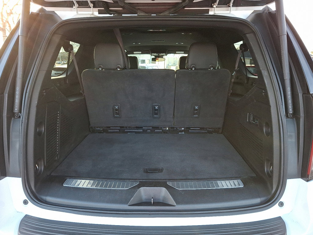 Used 2023 Chevrolet Suburban Premier image 18