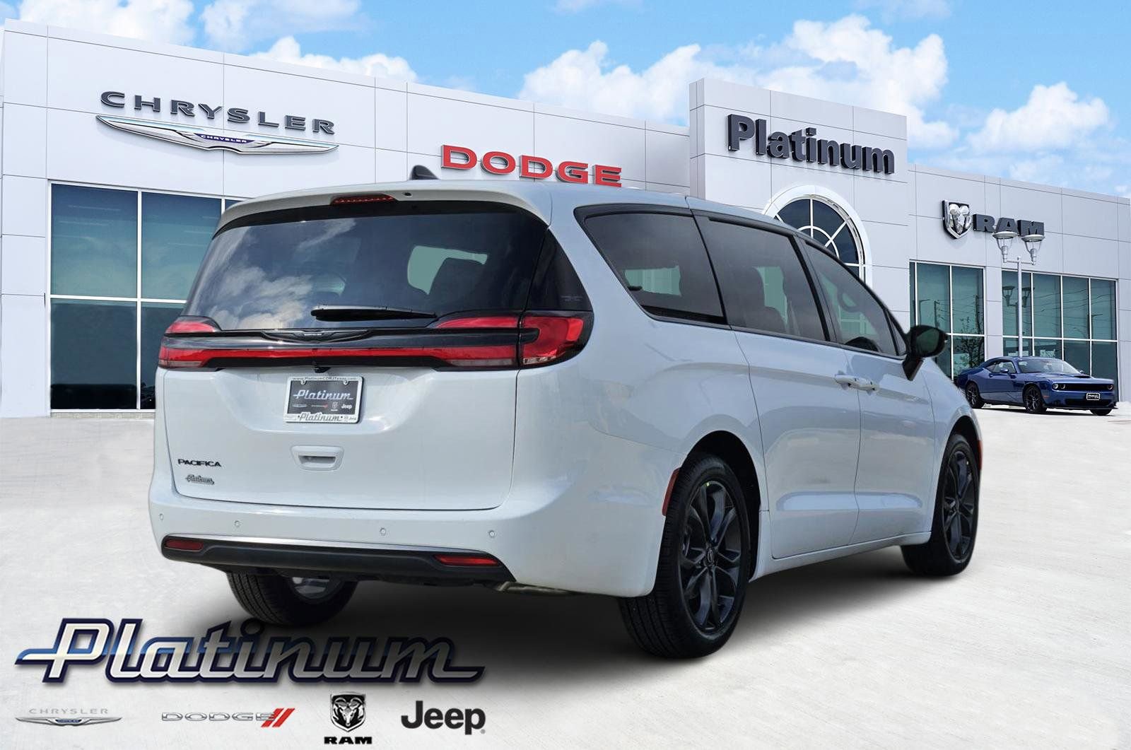 New 2026 Chrysler Pacifica Select FWD image 5