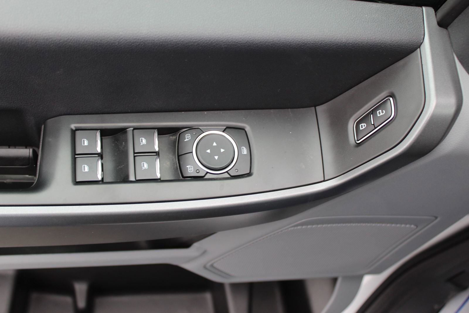 New 2026 Ford F350 XLT w/ FX4 Off-Road Package image 23