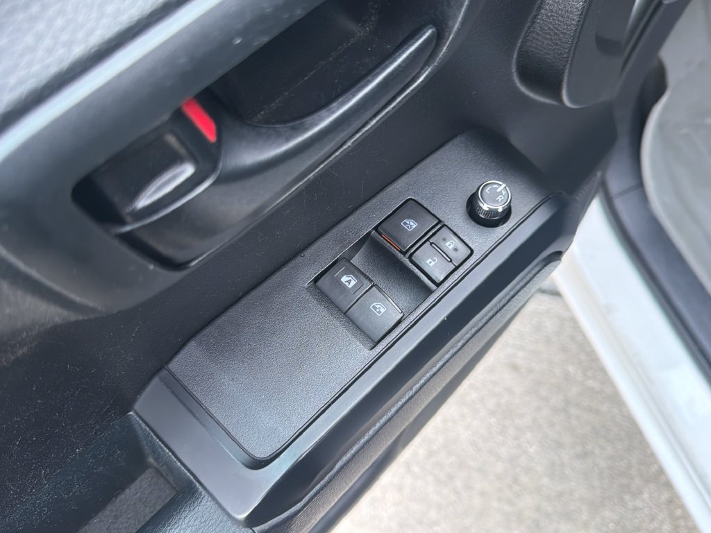 Used 2017 Toyota Tacoma SR RWD image 16