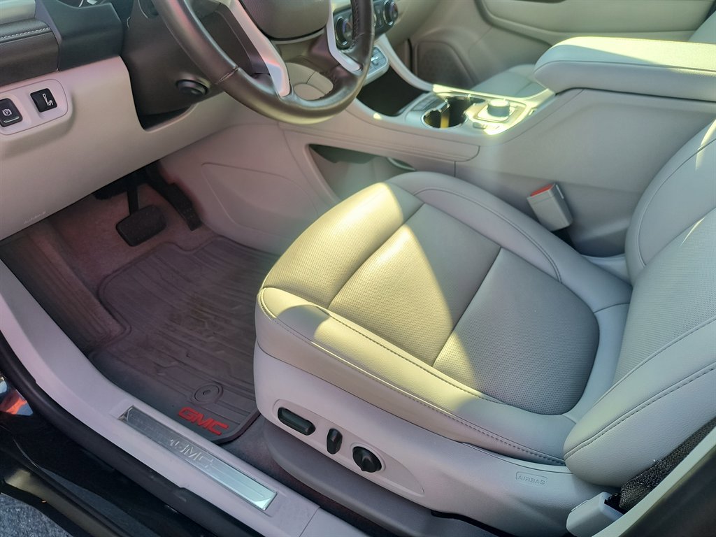 Used 2021 GMC Acadia SLT w/ Preferred Package image 15